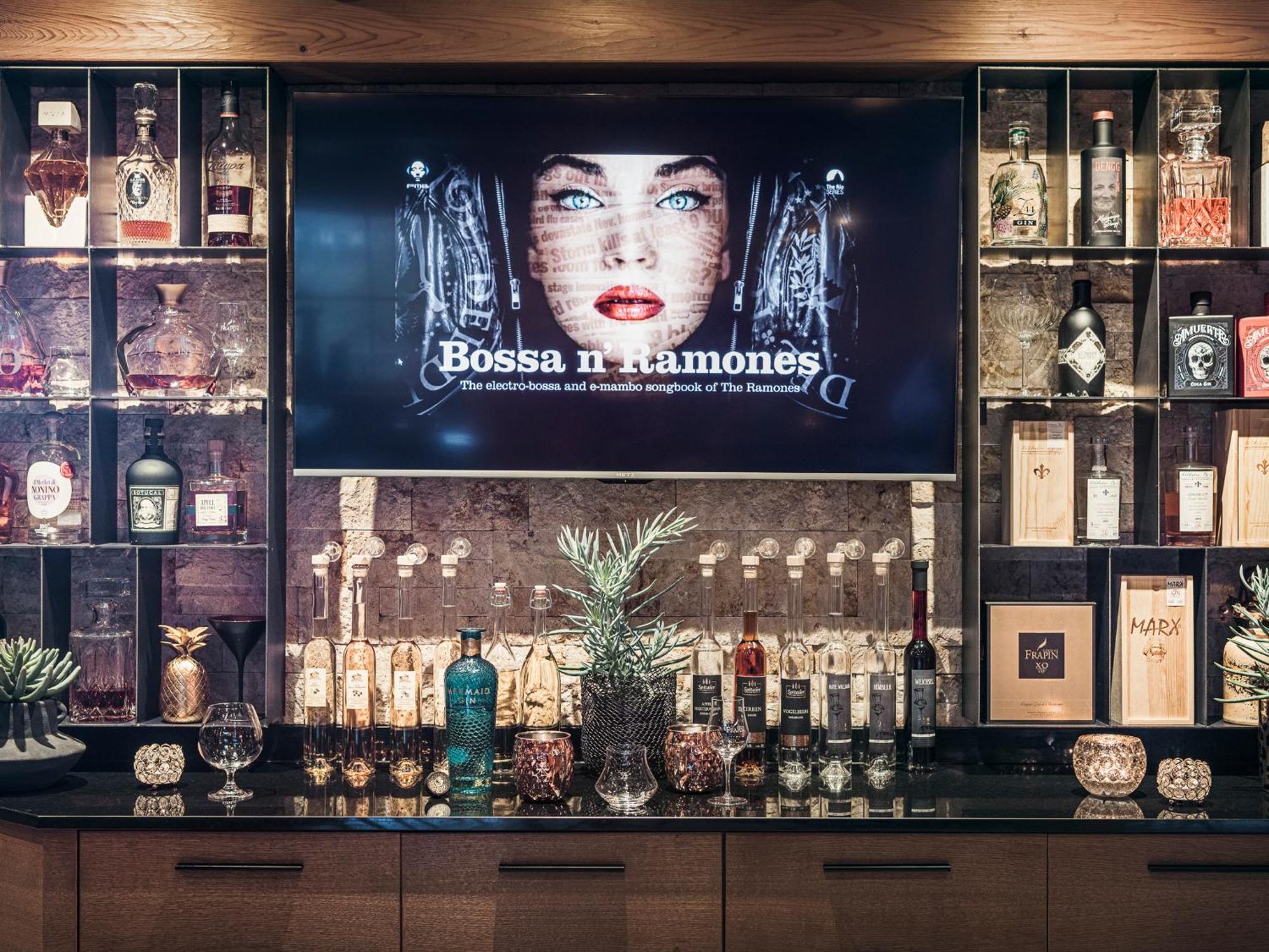 Hotel Bergkristall Zillertal - Adults Only 14 Years Plus 希帕赫 外观 照片